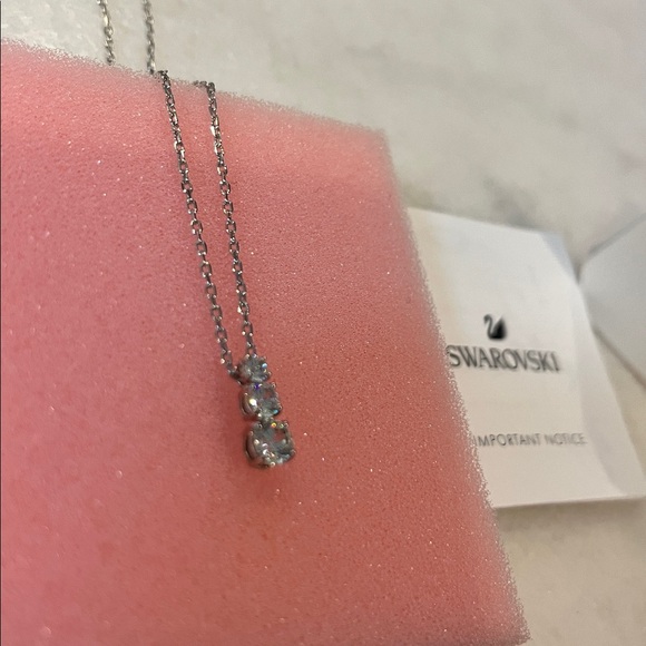 Swarovski Silver Necklace with Triple Crystal Pendant Brand New Aprox16-18 - Picture 4 of 4